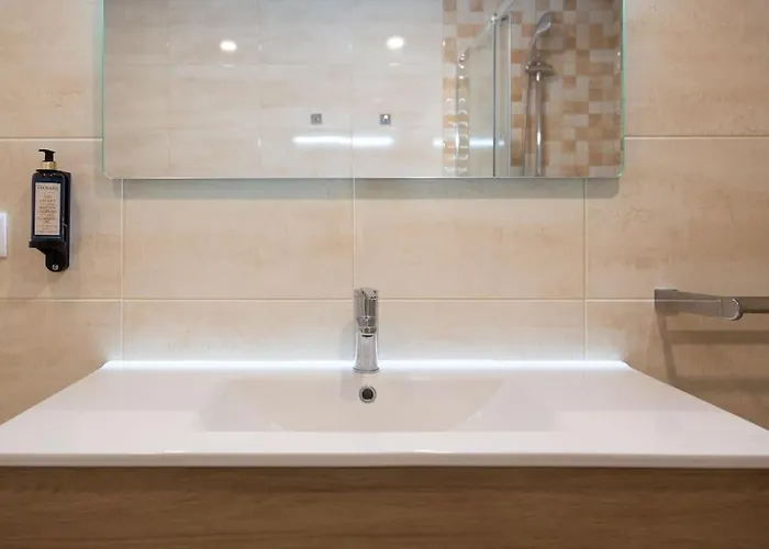 Marques Deluxe 3 & 4 *